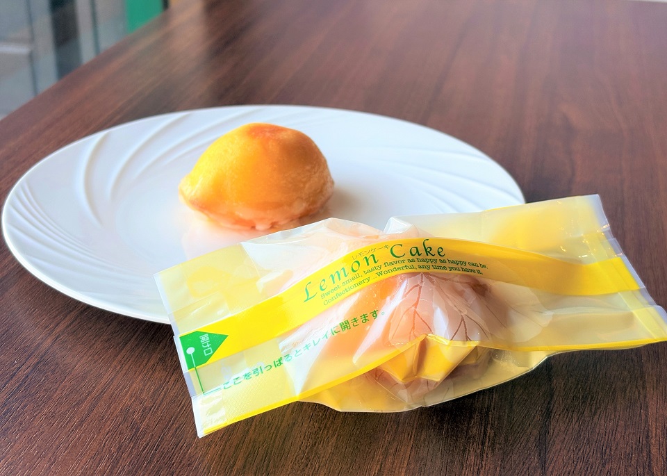 人気商品のレモンケーキ。店名の由来にもなっているレモンの特性を活かしたお菓子です。ピール・転化糖・ピューレ・素材にこだわった自慢の商品です。